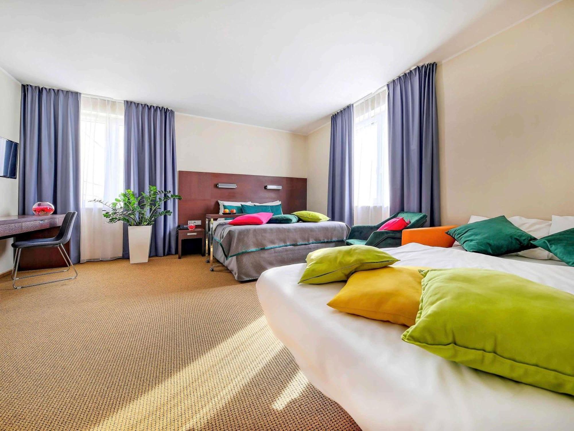 Habitación Doble Estándar con sofá cama - Adaptada para personas con discapacidad