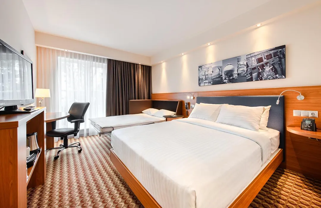 Hampton By Hilton Warsaw Airport-1